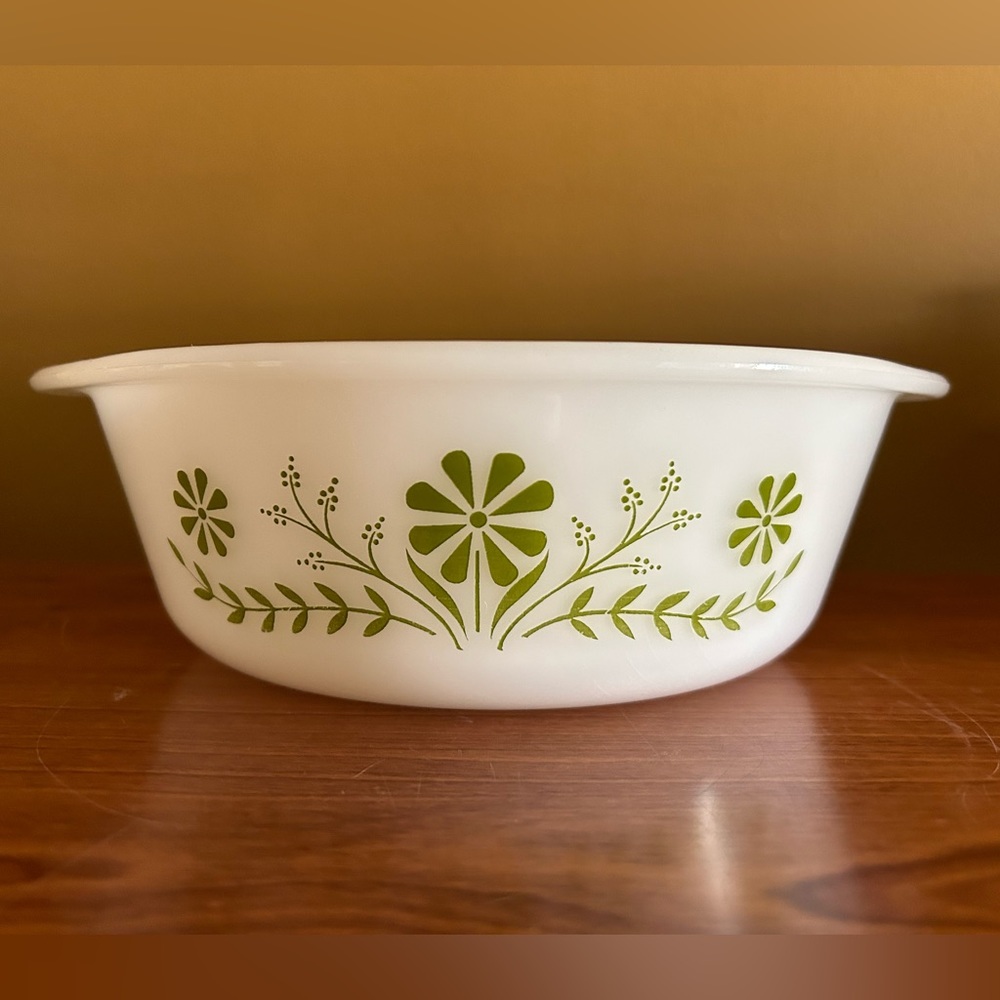 Vintage Green Daisy Glasbake 1.5qt round casserole dish